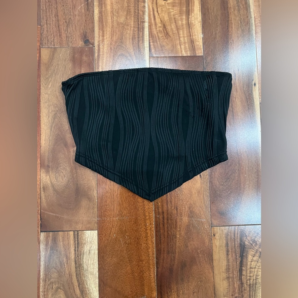 BLACK TUBE TOP WITH DESIGN🖤
